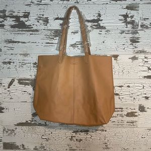 Tom’s leather tote bag w/mini zip purse